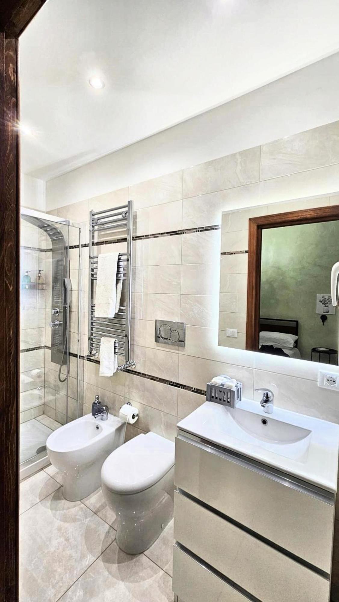 Boulevard Apartment Rom