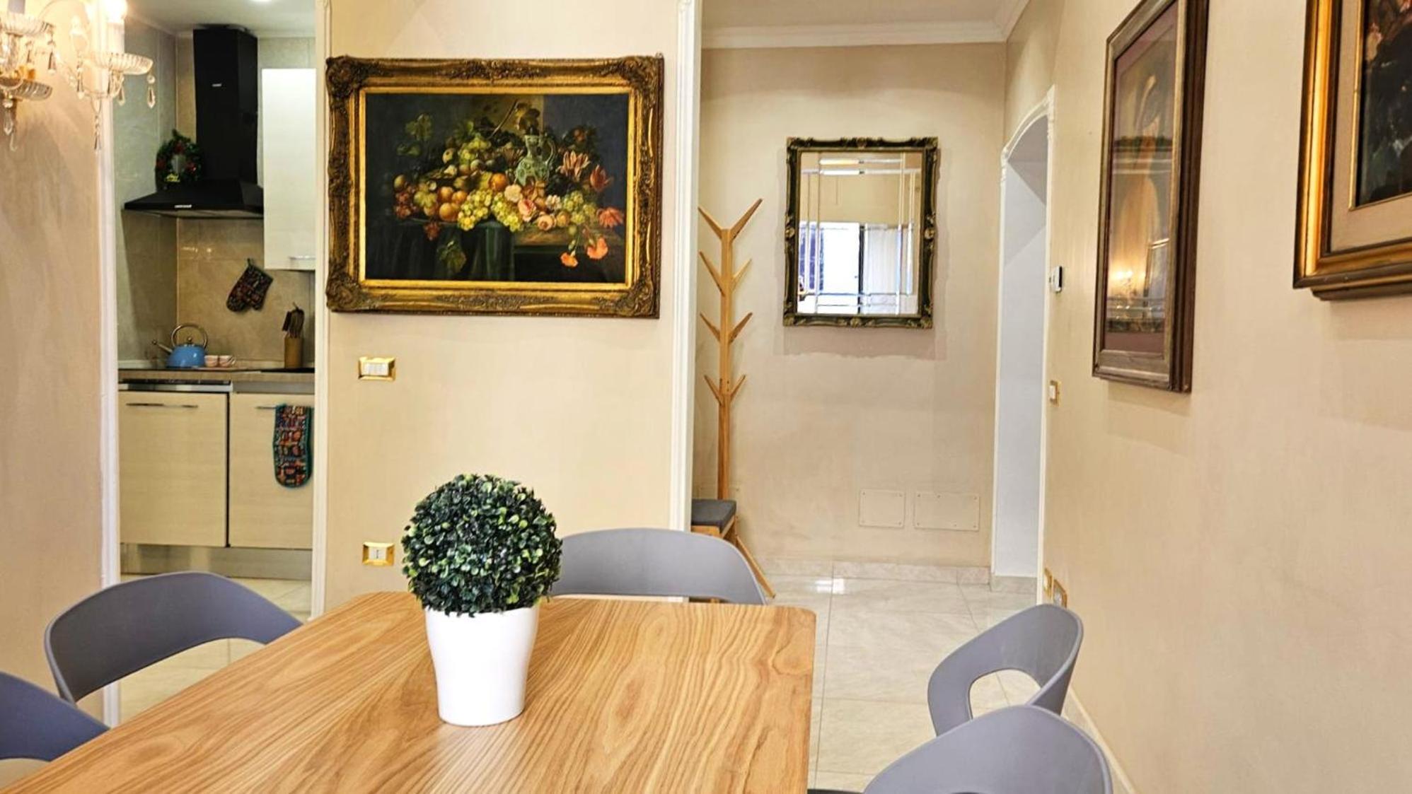 Boulevard Apartment