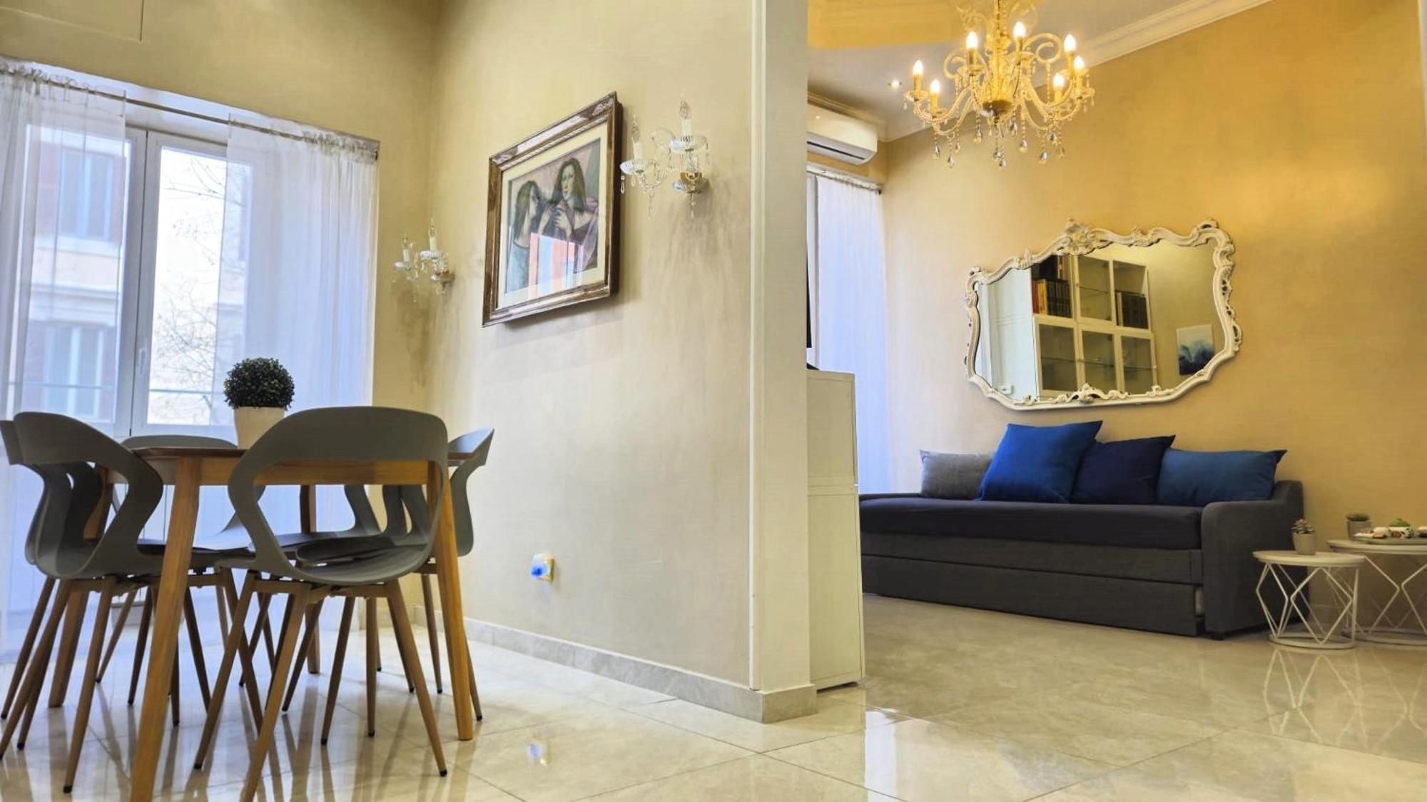 Boulevard Apartment *