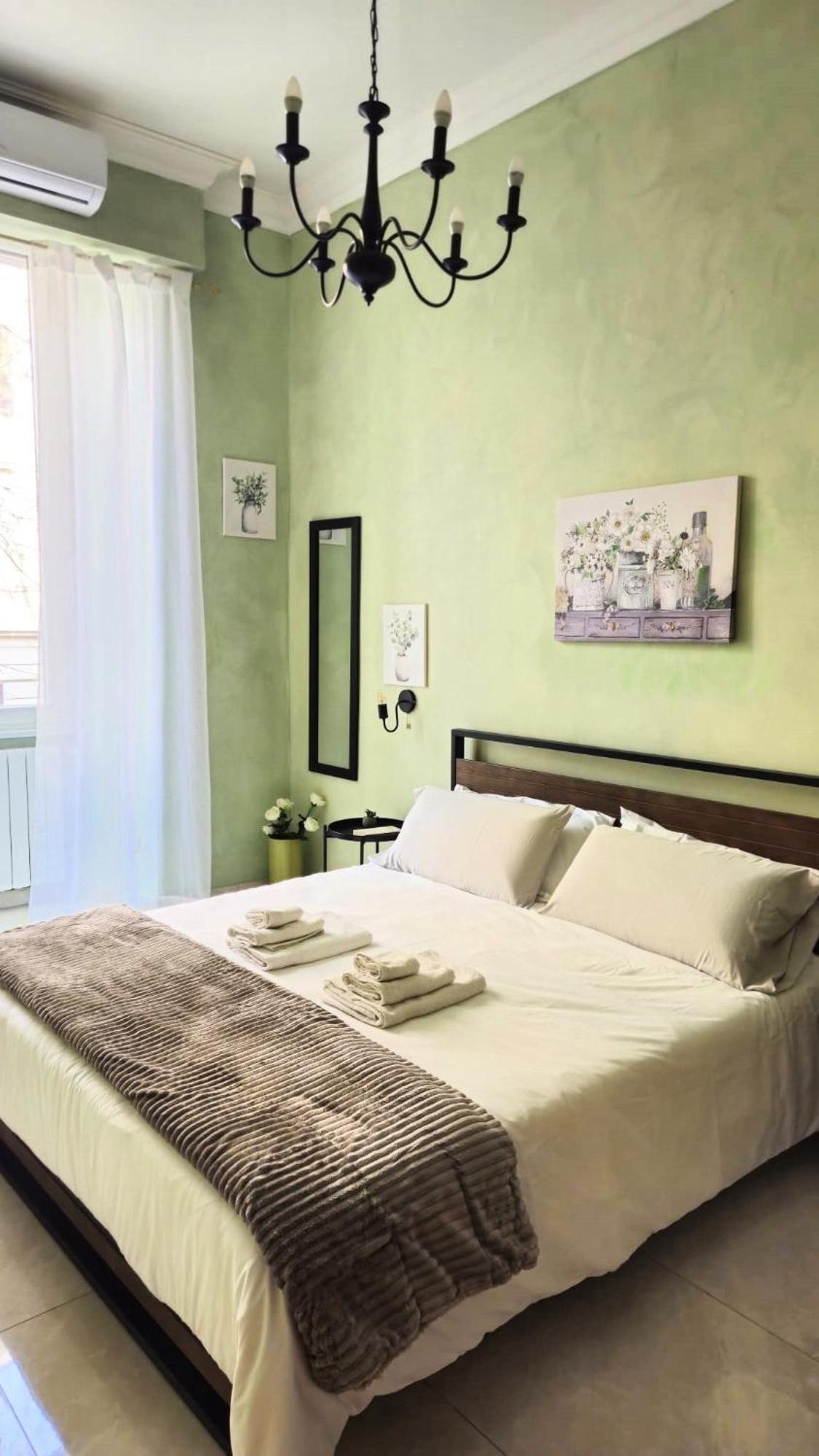 Boulevard Apartment *